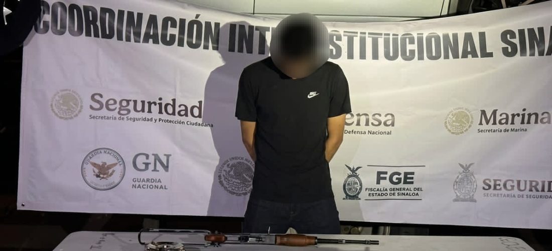 Tras agresión y persecución en Culiacán, el Grupo Interinstitucional detuvo a 3 civiles y aseguró armas, cargadores, cartuchos y una SUV con reporte de robo