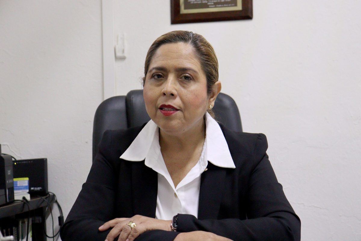 Maquillaje mal retirado, principal causa de irritación ocular crónica y síndrome de ojo seco; advierten sobre desprendimiento de pestañas y proliferación de ácaros por cosméticos