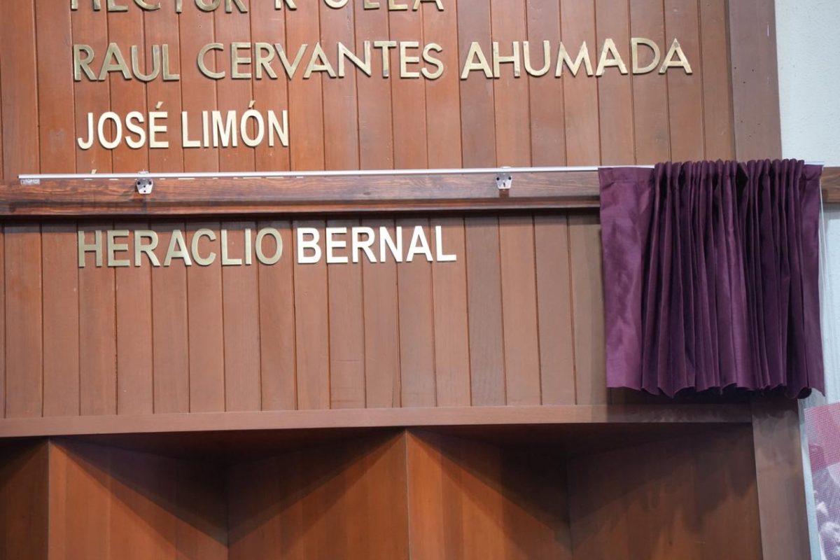 Inscriben en el Muro de Honor el nombre de Heraclio Bernal