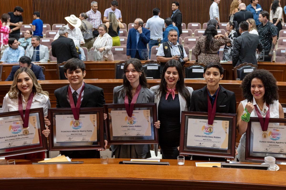 Entregan el Premio al Mérito Juvenil 2024