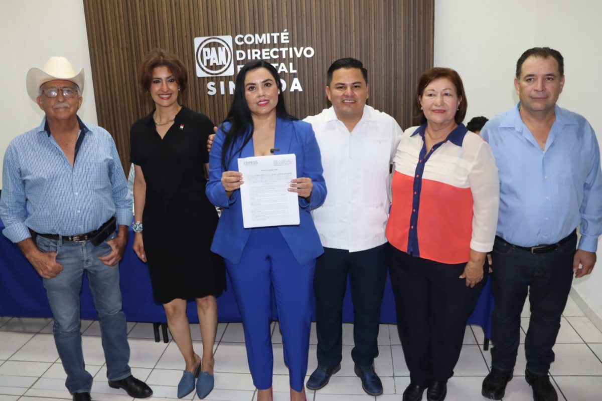 Solicita su registro como aspirante a candidata a la dirigencia estatal del PAN Sinaloa, Vanessa Sánchez Vizcarra.