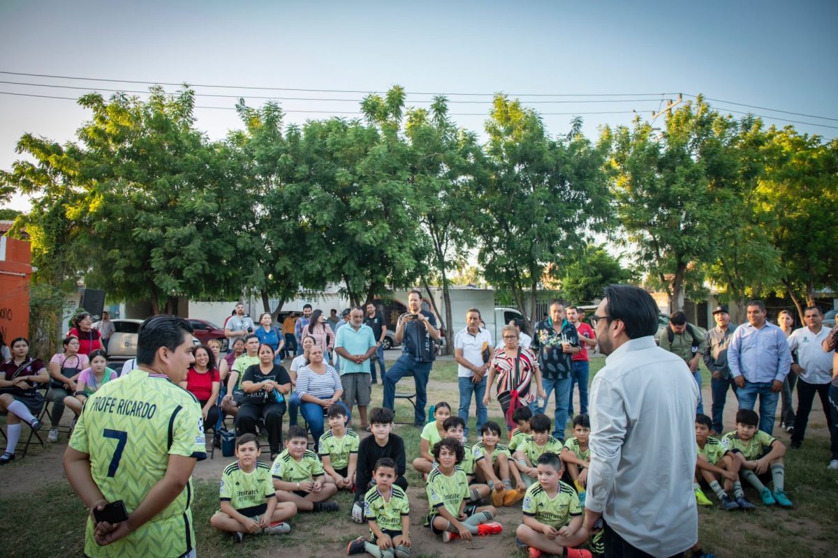 Juan de Dios Gámez inicia construcción de cancha de pasto sintético en Fraccionamiento Los Ángeles