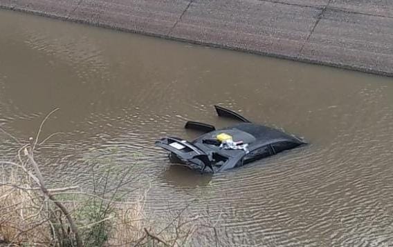 Un vehículo fue Encontrado flotando En las aguas del canal San Lorenzo Sindicatura de Costa Rica