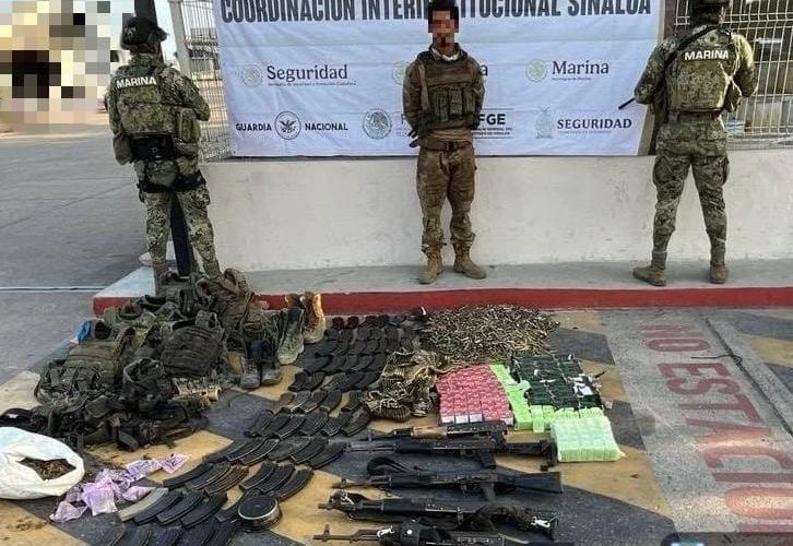 En despliegues aéreos y terrestres en Mazatlán, Grupo Interinstitucional detiene a un civil, asegura armamento, explosivos y vehículos robados