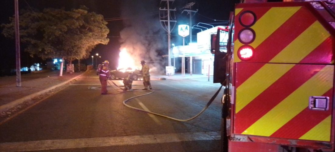 Quema de vehículos  enfrentamiento en navolato