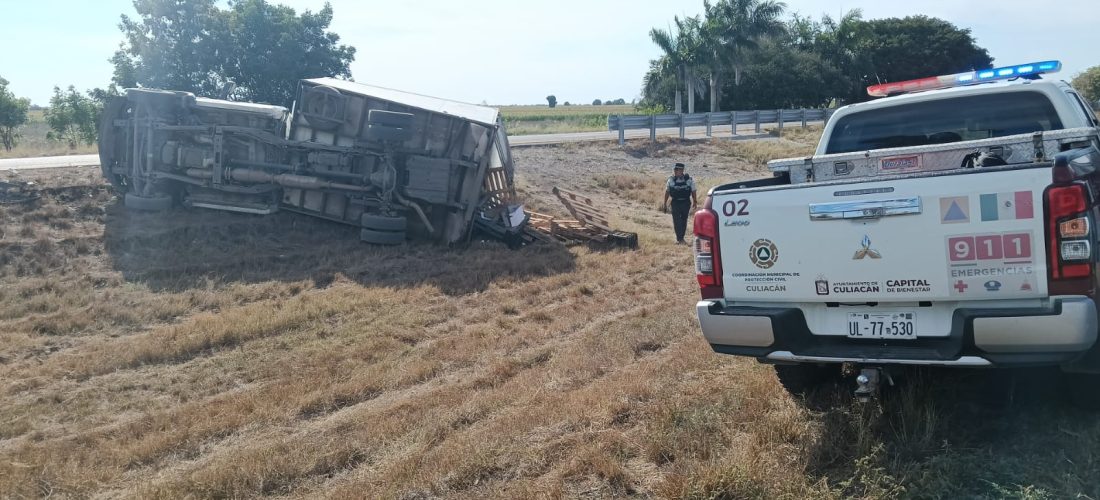 Vuelca camión en la maxipista Culiacán–Mazatlán; hay un lesionado