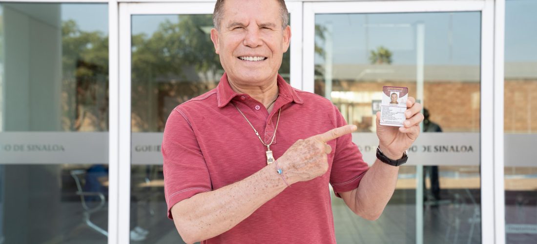 Julio César Chávez tramita su licencia permanente e invita a aprovechar este beneficio vigente en Sinaloa