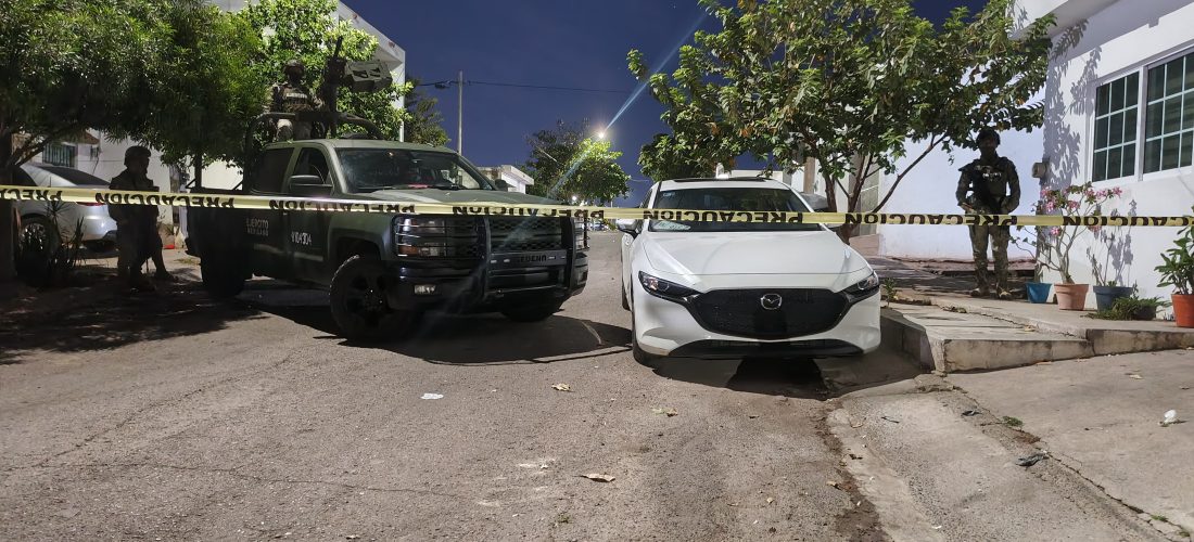 Irrumpen en vivienda y asesinan a hombre frente a su familia en Las Glorias