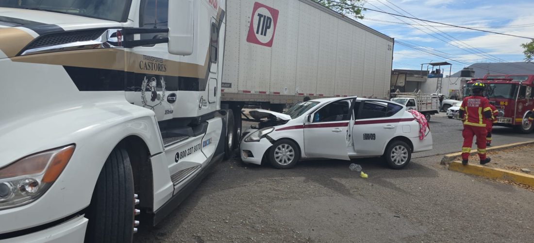 Choque en la Obregón deja seis militares lesionados en Culiacán