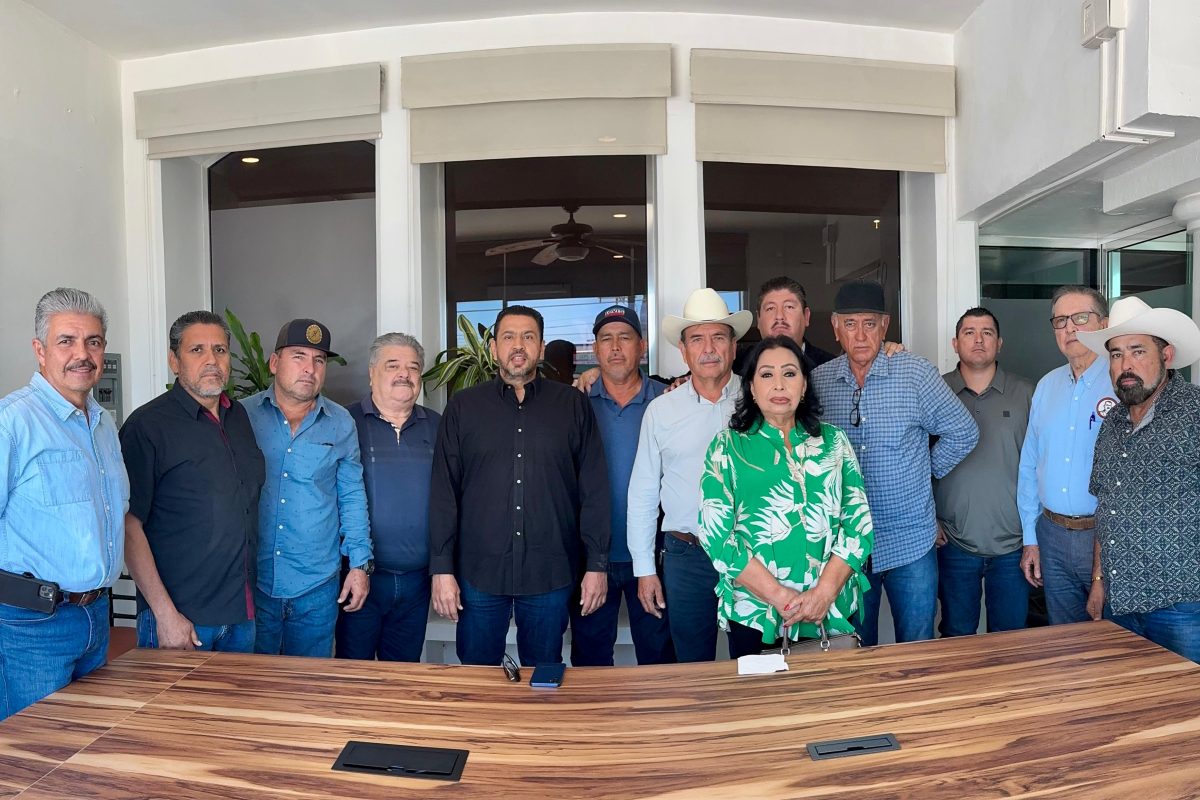 Aceptan dirigentes agrícolas retirarse de casetas de peaje; acudirán junto con el Gobernador a reunión a la Ciudad de México