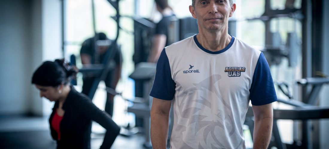 Advierte especialista sobre riesgos letales por consumo de bebidas energéticas en jóvenes; pueden provocar arritmias y paros cardiacos