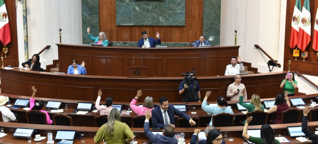 Pleno del Congreso da lectura a dos dictámenes y cinco nuevas iniciativas