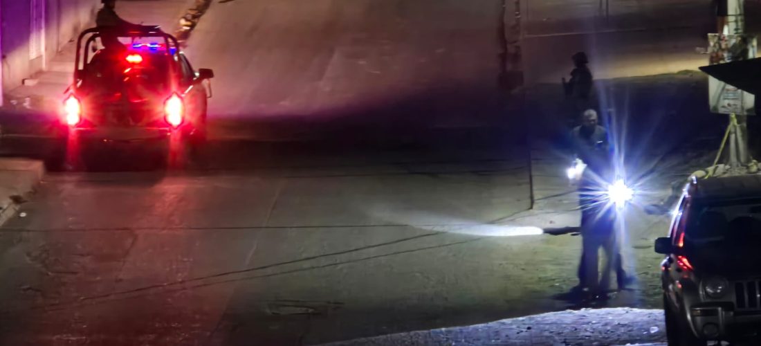 Encuentran a hombre asesinado y atado en canal de Culiacán