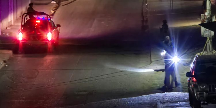 Encuentran a hombre asesinado y atado en canal de Culiacán