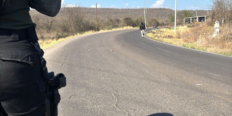 Identifican como Antonio, de 30 años, a motociclista asesinado en la carretera a Tepuche