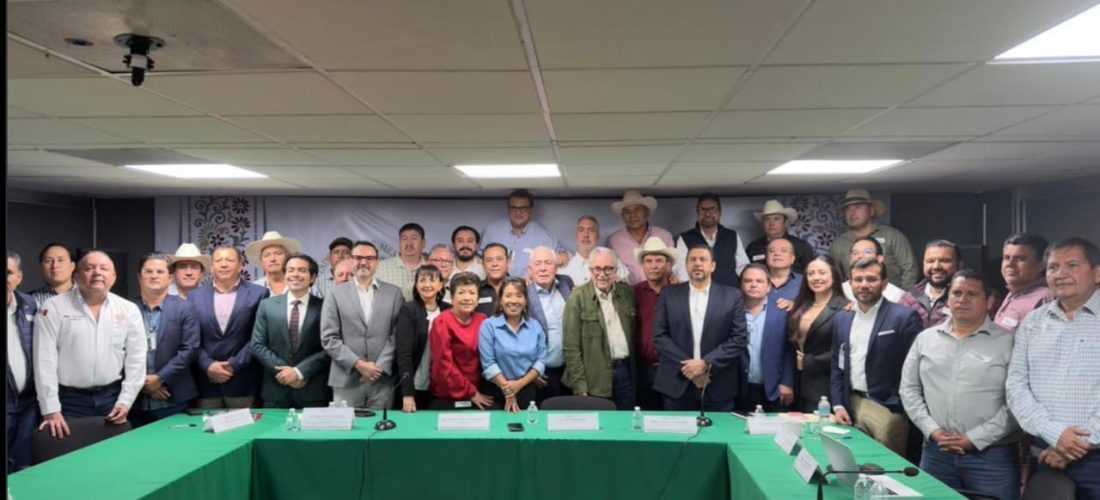 Rocha Moya anuncia precio de 6 mil pesos por tonelada de maíz en Sinaloa