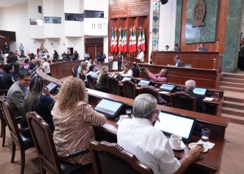 Dan lectura a cinco nuevas iniciativa en Sesión del Congreso del Estado
