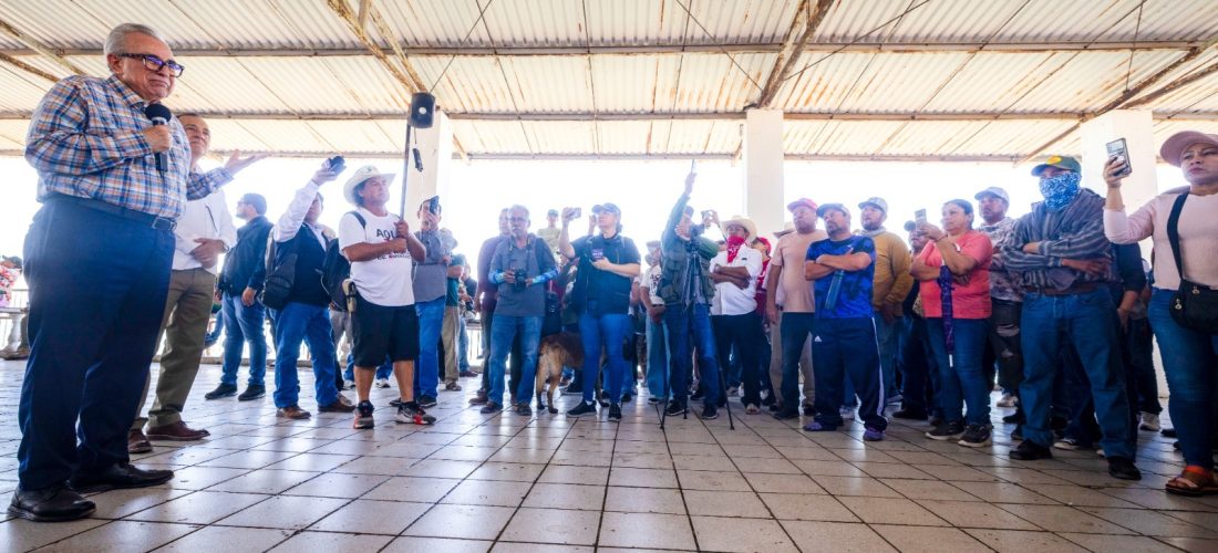 Gobernador Rocha Moya se reunió con miembros de comunidades indígenas de Ahome_