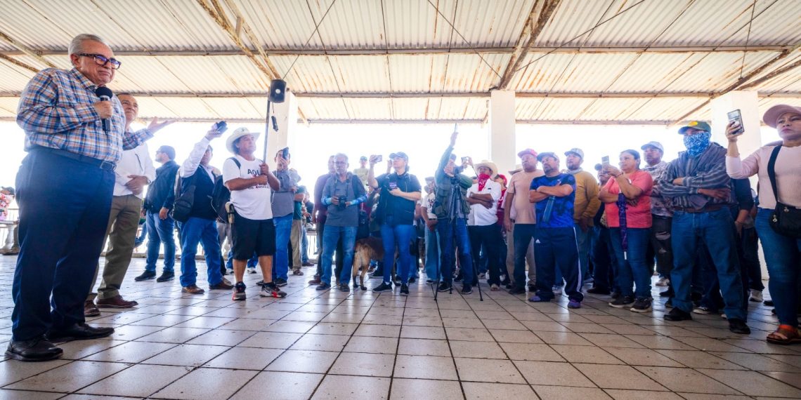 Gobernador Rocha Moya se reunió con miembros de comunidades indígenas de Ahome_