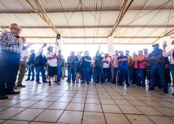 Gobernador Rocha Moya se reunió con miembros de comunidades indígenas de Ahome_