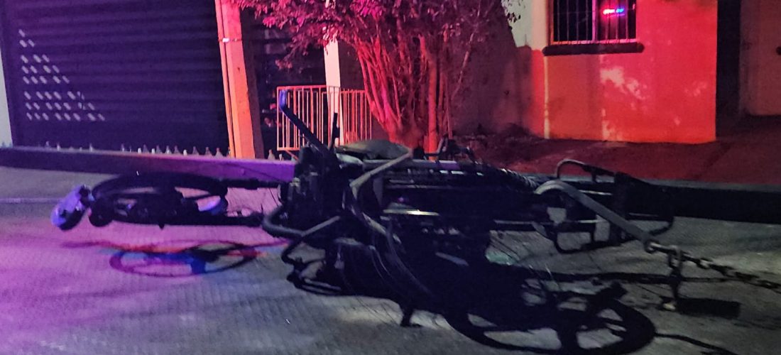 Atacan vivienda a balazos y queman motocicleta en Prados del Sur
