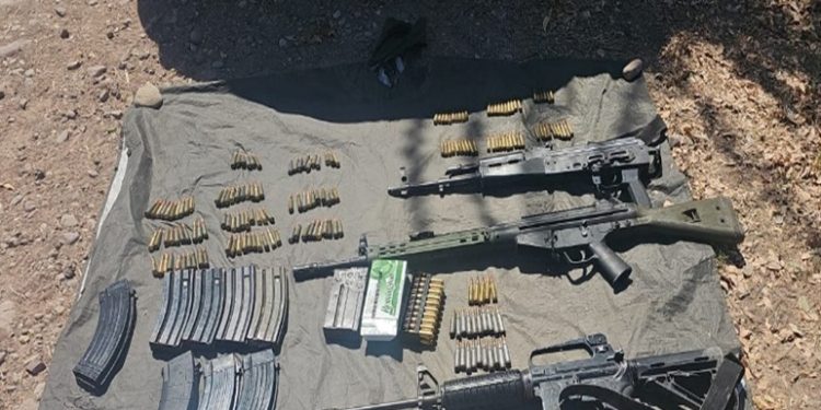 “Ejército Mexicano aseguró armamento y un vehículo en el municipio de Navolato, Sin.”