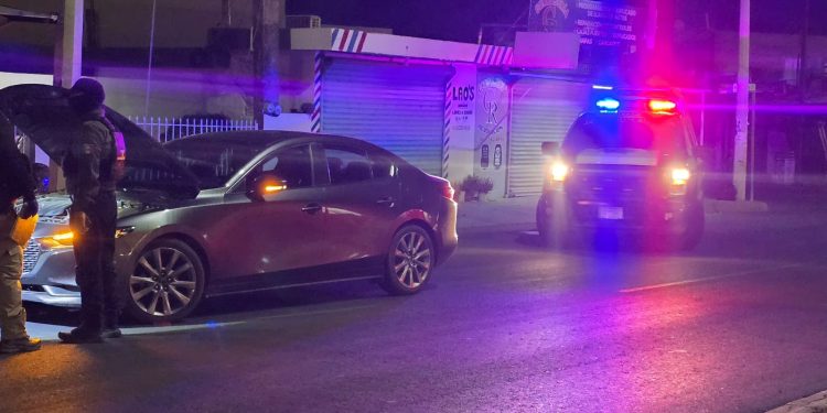 Balacera en la Miguel Hidalgo deja automóvil baleado;